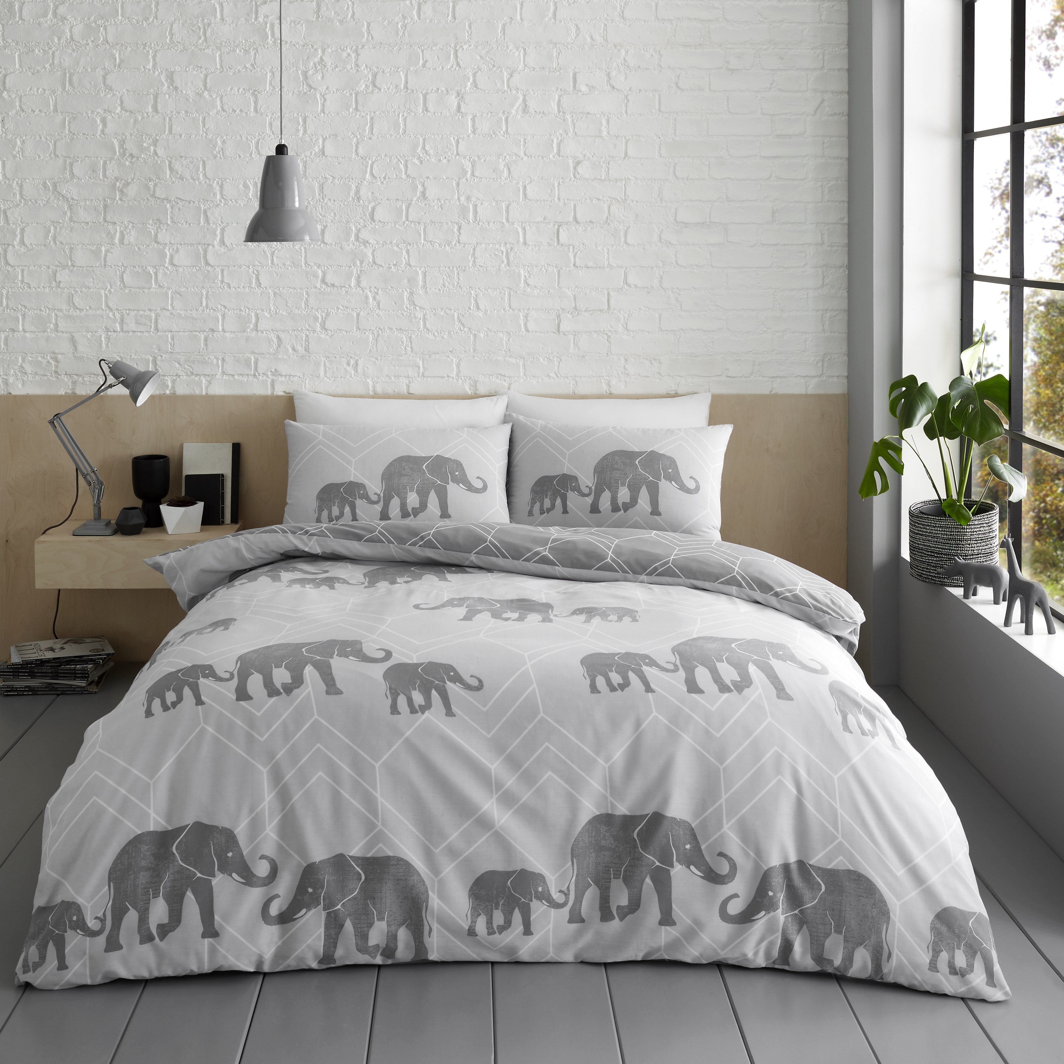 GEO ELEPHANT