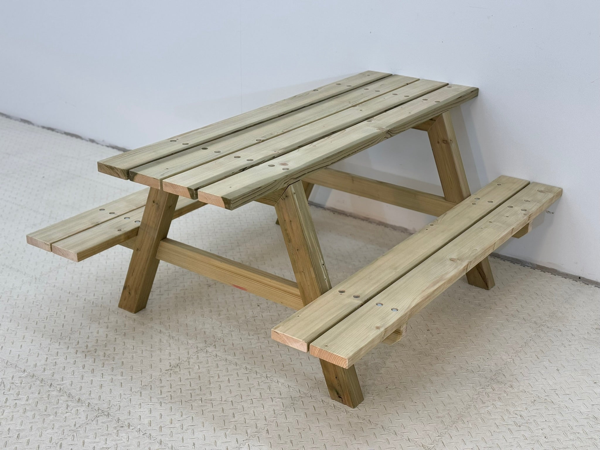 Premium Classic Pub Style Bench - Heavy Duty