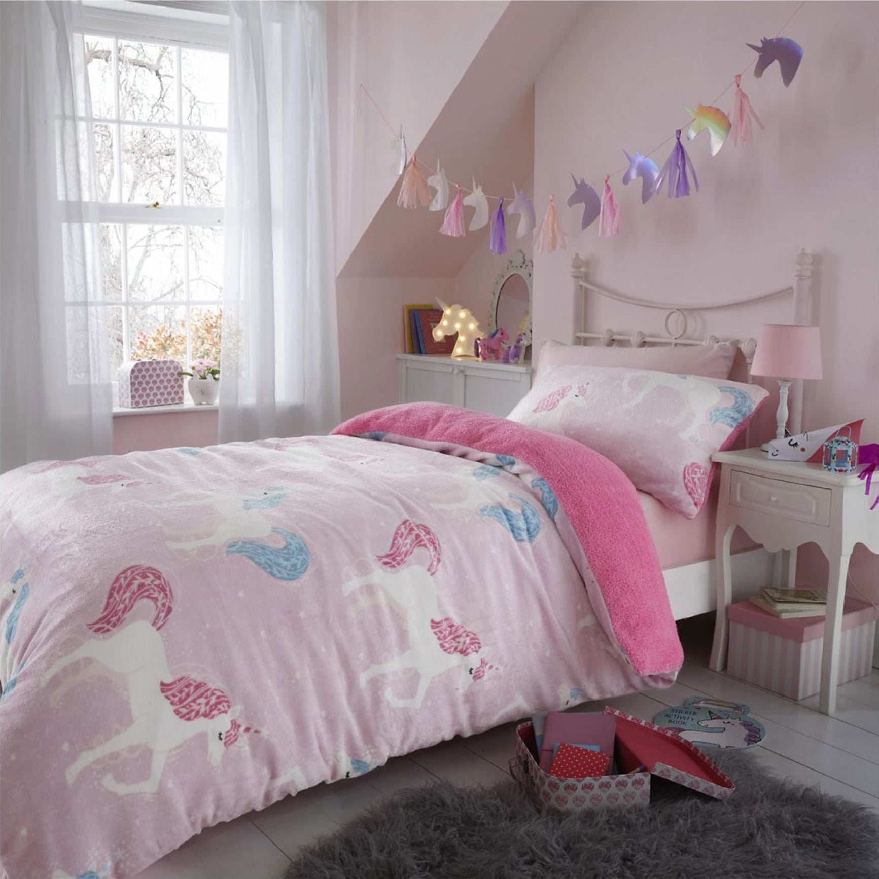 STARRY UNICORN