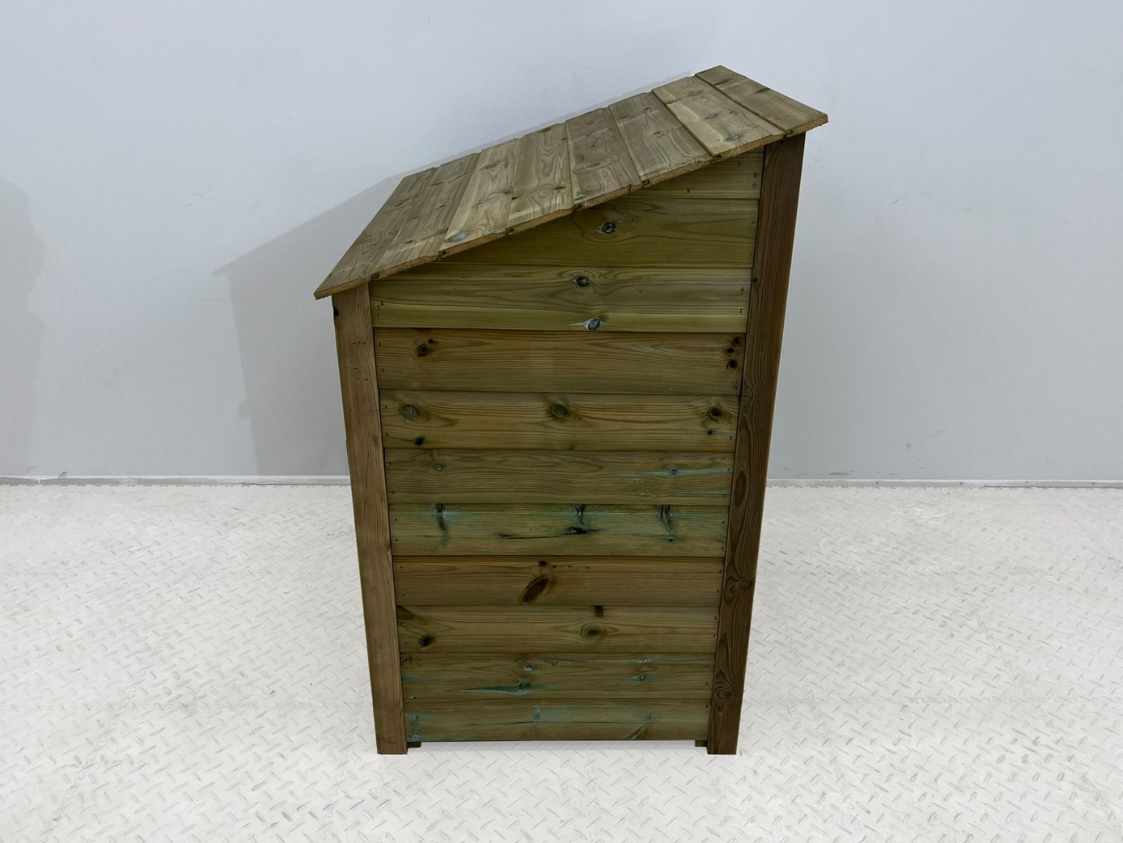 Wooden Premium Tongue/Groove Log Store with Shelf (W-99cm, H-126cm or H-180cm, D-88cm)